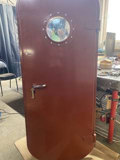 Двери судовые легкие брызгонепроницаемые