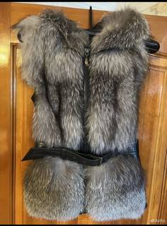 Меховая жилетка 