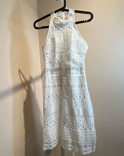Платье белое кружевное 