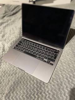 MacBook Pro 13 m1 2022 года распакован