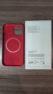 Чехол красный MagSafe для Apple iPhone 12/12 Pro
