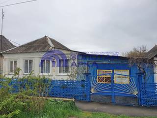 Продам дом в Крымске в районе 3-ей школы