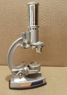 Микроскоп детский Attivio, с подсветкой, в ремонт.