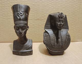 Египетские фигурки Тутанхамон и Нефертити, камень