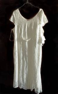 Новое нарядное белое платье.
