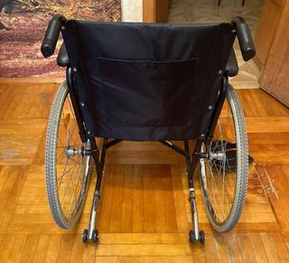 Кресло-коляска. Ширина сидения 45 см