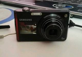 Фотоаппарат samsung PL150 с двумя дисплеями