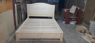 Изготавливаю деревянные кровати из чистого массива