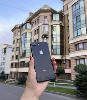 iPhone 8 Plus, 64 ГБ