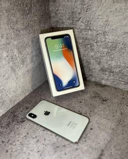 iPhone X, 64 ГБ