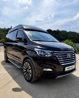 Hyundai Grand Starex 2.5 AT, 2018