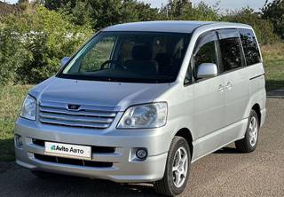 Toyota Noah 2.0 AT, 2002