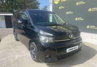 Toyota Voxy 2.0 CVT, 2013, 235 000 км