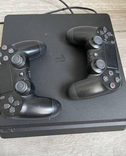 Sony playstation 4 slim