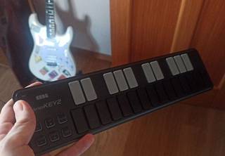 Midi клавиатура korg