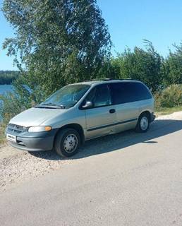 Dodge Caravan цельнометаллический, 1999