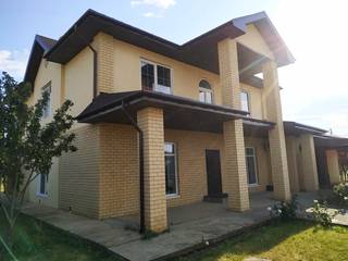 Продаётся дом общей площадью 600 м2, с участком 40