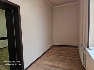 Дархон махалласида офис сотилади.