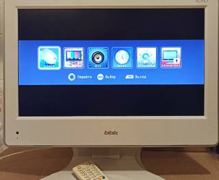 Телевизор DVD комбо BBK LED1973W. Белый. Рабочий